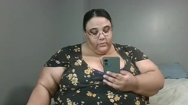 Snapshot of SexyBBW10790 chatting on 05/06/26, 02:08 SexyBBW10790 online show from 05/06/26, 02:08
