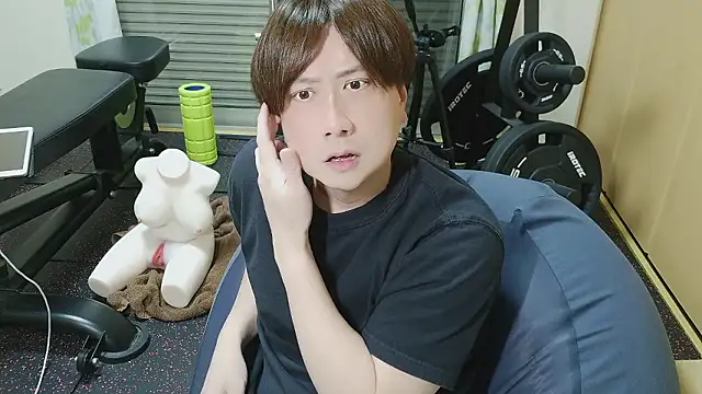 Snapshot of oyu_kun chatting on 04/16/26, 12:17 oyu kun online show from 04/16/26, 12:17