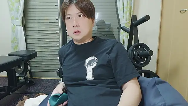 Snapshot of oyu_kun chatting on 04/17/26, 11:41 oyu kun online show from 04/17/26, 11:41