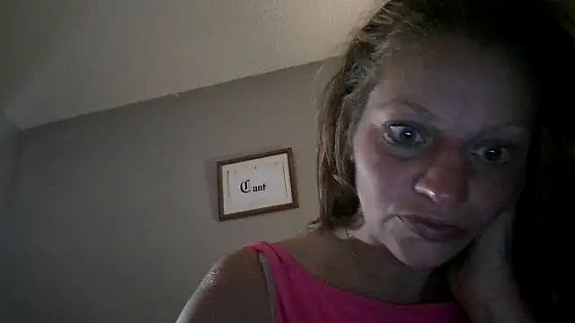 Snapshot of IrishGoddess69247 chatting on 12/15/25, 04:11 IrishGoddess69247 online show from 12/15/25, 04:11