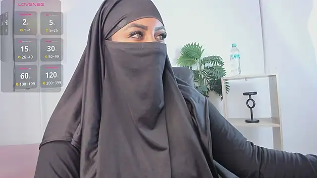 Snapshot of yasmin_elite chatting on 01/07/26, 10:07 yasmin elite online show from 01/07/26, 10:07