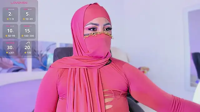 Snapshot of yasmin_elite chatting on 02/17/26, 11:18 yasmin elite online show from 02/17/26, 11:18