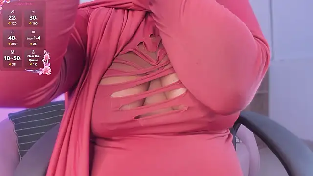 Snapshot of yasmin_elite chatting on 03/07/26, 10:12 yasmin elite online show from 03/07/26, 10:12