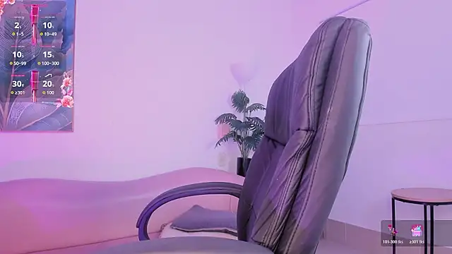 Snapshot of yasmin_elite chatting on 03/11/26, 10:10 yasmin elite online show from 03/11/26, 10:10