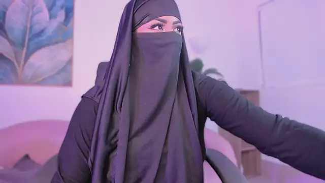 Snapshot of yasmin_elite chatting on 03/18/26, 09:56 yasmin elite online show from 03/18/26, 09:56