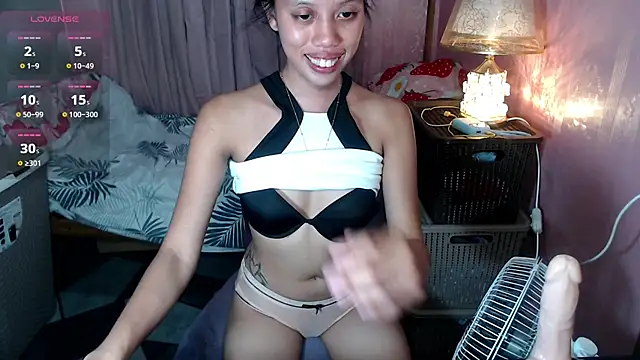 kourtneyluv  online show from 06/15/26, 04:15