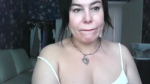 Snapshot of Monica-Mia chatting on 02/05/26, 08:08 Monica-Mia online show from 02/05/26, 08:08