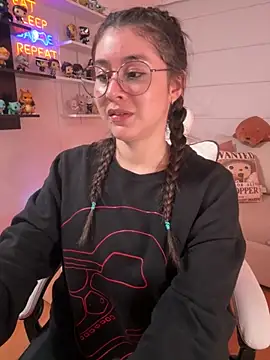 Sharon 07 online show from 11/11/25, 11:38