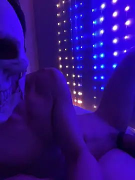 Snapshot of SalemStratton chatting on 10/21/25, 07:09 SalemStratton online show from 10/21/25, 07:09