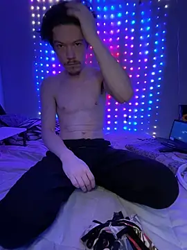 Snapshot of SalemStratton chatting on 02/06/26, 02:16 SalemStratton online show from 02/06/26, 02:16