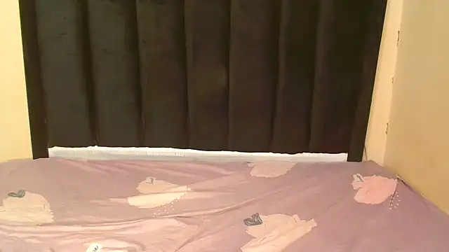 AmazingDarkDoll online show from 10/12/25, 04:50