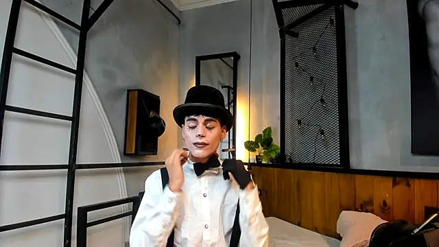 Dani mc1 online show from 10/31/25, 11:55