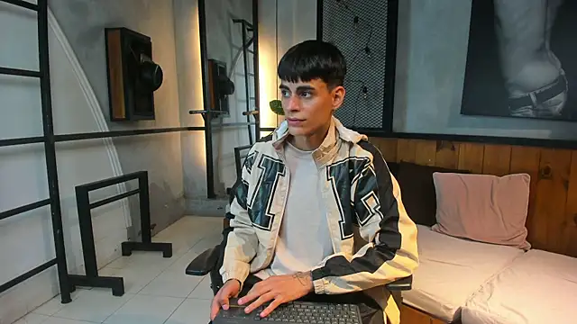 Dani mc1 online show from 11/04/25, 11:53