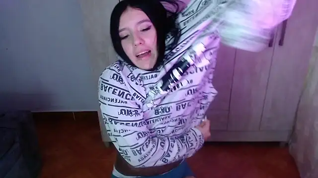 Velvet 28 online show from 11/16/25, 02:06