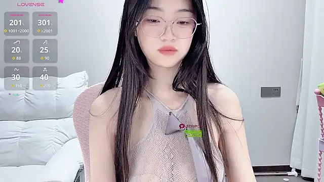 Lgsander  online show from 10/27/25, 12:58