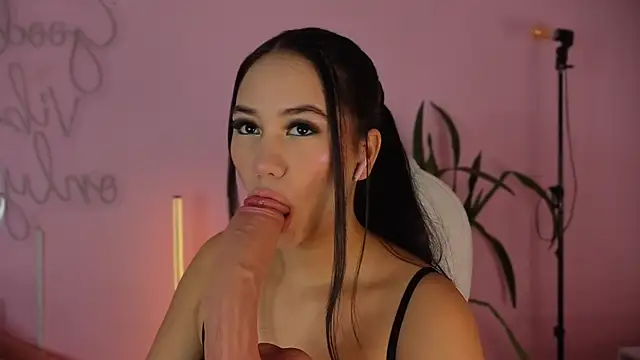 Jazmiinee online show from 10/29/25, 04:09