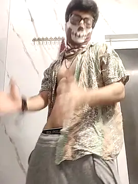 mrmasseur06 online show from 05/05/26, 07:44