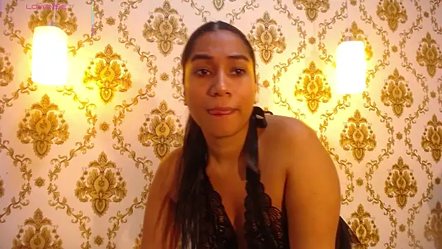 EMILYY WALKER online show from 09/26/25, 11:58