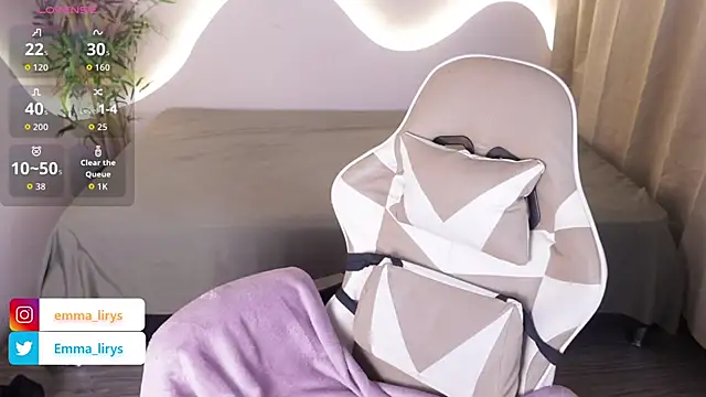 Emma and Issac online show from 11/21/25, 04:55