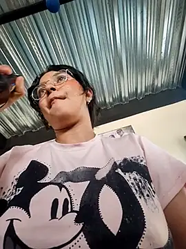 Lily-o online show from 11/23/25, 02:17