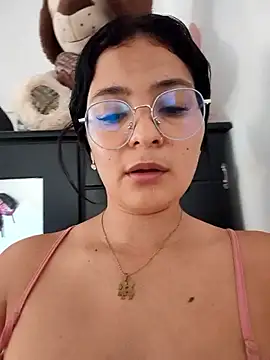 Lily-o online show from 12/03/25, 01:42