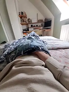 Vivi131p online show from 04/22/26, 01:23