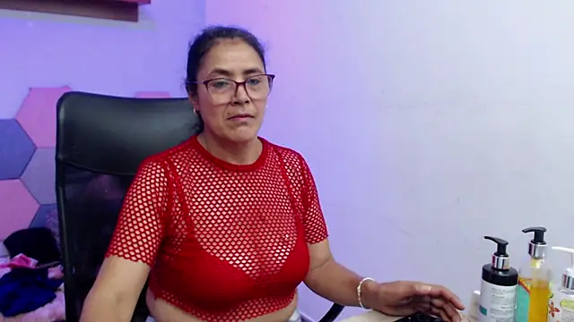 AmandaPeet online show from 11/17/25, 07:19