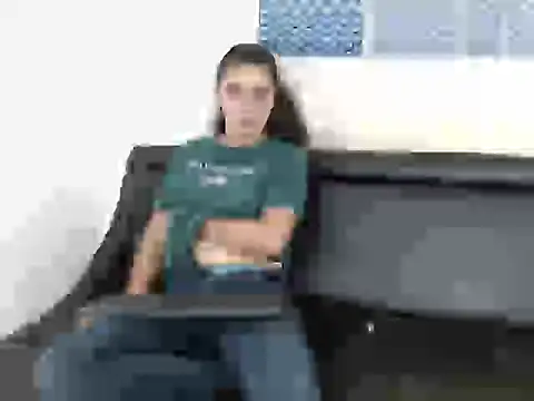 Snapshot of Arieeel_09 chatting on 09/20/25, 04:19 Arieeel 09 online show from 09/20/25, 04:19