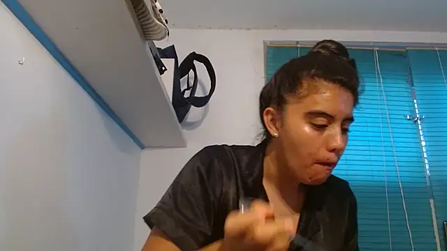 Snapshot of Arieeel_09 chatting on 04/10/26, 06:07 Arieeel 09 online show from 04/10/26, 06:07