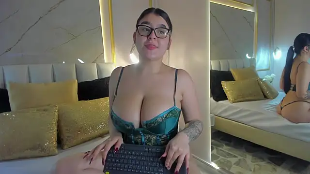 VioletaMaddox online show from 01/06/26, 04:16