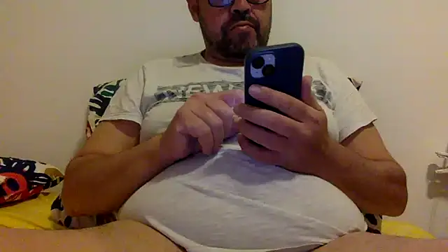 Snapshot of steve669_hot chatting on 10/05/25, 07:45 steve669 hot online show from 10/05/25, 07:45