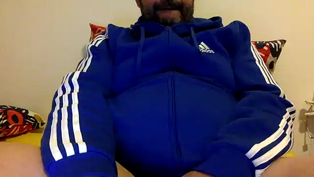 Snapshot of steve669_hot chatting on 10/23/25, 07:56 steve669 hot online show from 10/23/25, 07:56