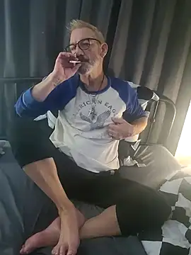 FoxnMouse online show from 11/06/25, 06:25