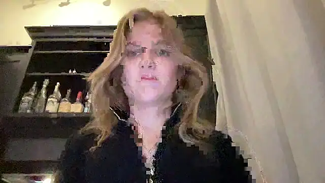 Snapshot of sweetceeme chatting on 03/23/26, 11:53 sweetceeme online show from 03/23/26, 11:53