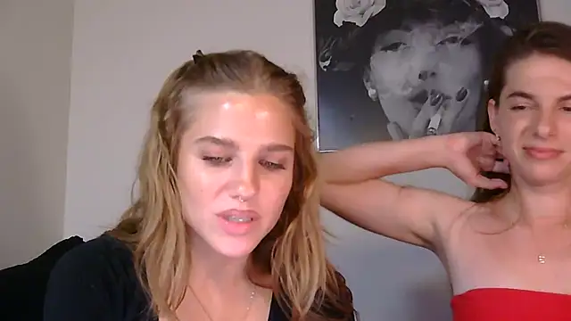 Snapshot of sweetceeme chatting on 04/21/26, 02:51 sweetceeme online show from 04/21/26, 02:51