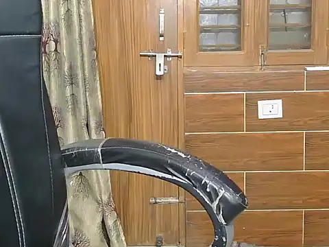 Snapshot of Diyaa_Singh chatting on 06/11/26, 03:43 Diyaa Singh online show from 06/11/26, 03:43