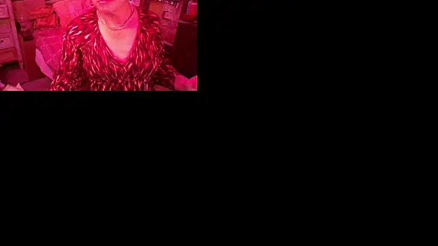 Snapshot of TransFionaLuv chatting on 12/02/25, 12:21 TransFionaLuv online show from 12/02/25, 12:21