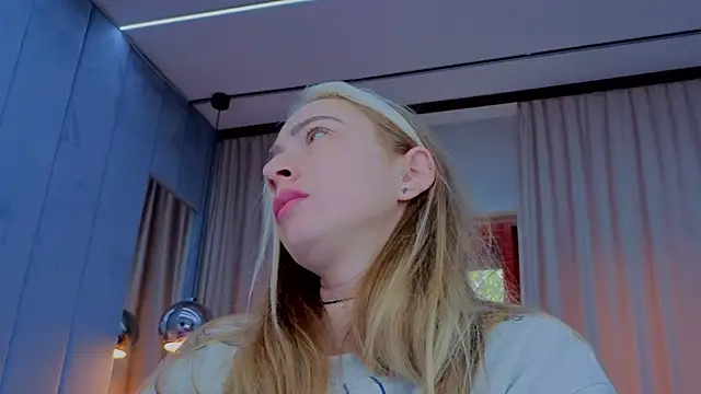 Reina Cummings online show from 11/14/25, 07:29