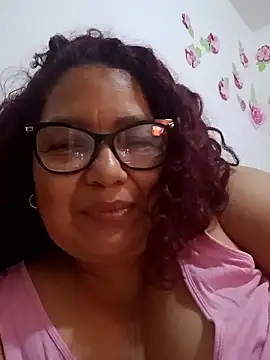 Snapshot of ladytropical1 chatting on 10/05/25, 04:55 ladytropical1 online show from 10/05/25, 04:55