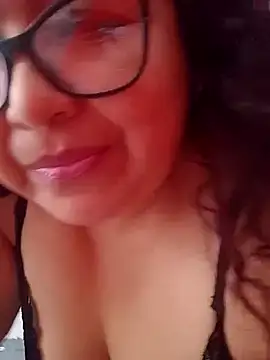 Snapshot of ladytropical1 chatting on 10/08/25, 04:26 ladytropical1 online show from 10/08/25, 04:26