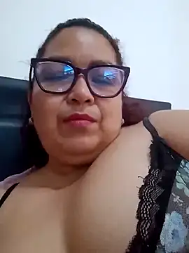 Snapshot of ladytropical1 chatting on 02/09/26, 09:52 ladytropical1 online show from 02/09/26, 09:52