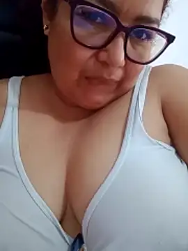 Snapshot of ladytropical1 chatting on 03/02/26, 02:35 ladytropical1 online show from 03/02/26, 02:35