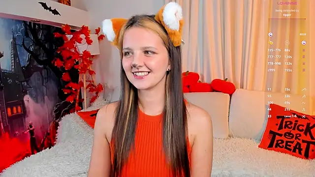 Snapshot of LilLisa chatting on 10/22/25, 04:40 LilLisa online show from 10/22/25, 04:40