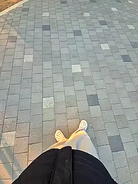 Snapshot of starvingo2002 chatting on 10/25/25, 08:00 starvingo2002 online show from 10/25/25, 08:00