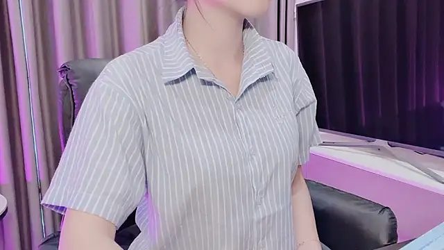 Snapshot of _Dorry_ chatting on 11/10/25, 08:46 Dorry online show from 11/10/25, 08:46