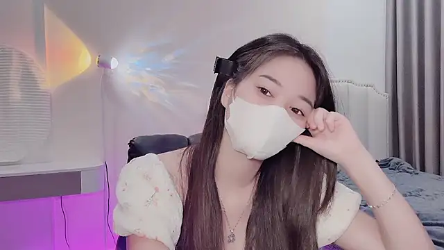 Snapshot of _Dorry_ chatting on 11/19/25, 07:03 Dorry online show from 11/19/25, 07:03