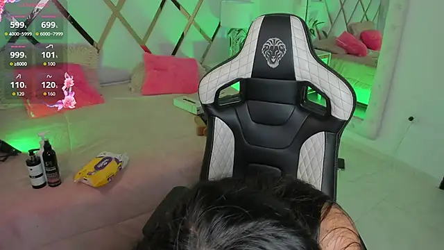 Snapshot of megann__up chatting on 03/18/26, 03:31 megann up online show from 03/18/26, 03:31