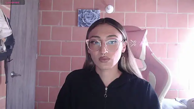 Snapshot of Andrea_camilaaa chatting on 02/04/26, 03:07 Andrea camilaaa online show from 02/04/26, 03:07