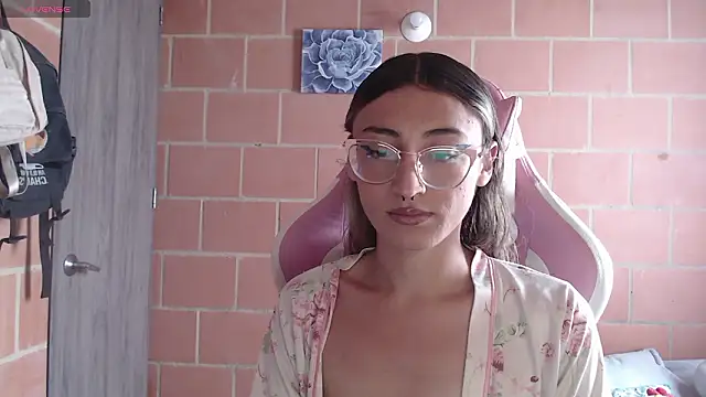 Snapshot of Andrea_camilaaa chatting on 02/12/26, 01:50 Andrea camilaaa online show from 02/12/26, 01:50