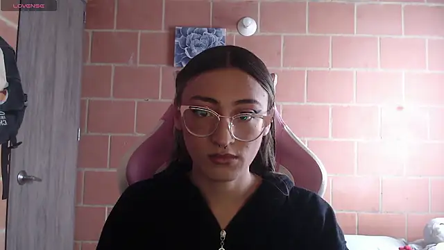 Snapshot of Andrea_camilaaa chatting on 02/16/26, 02:57 Andrea camilaaa online show from 02/16/26, 02:57